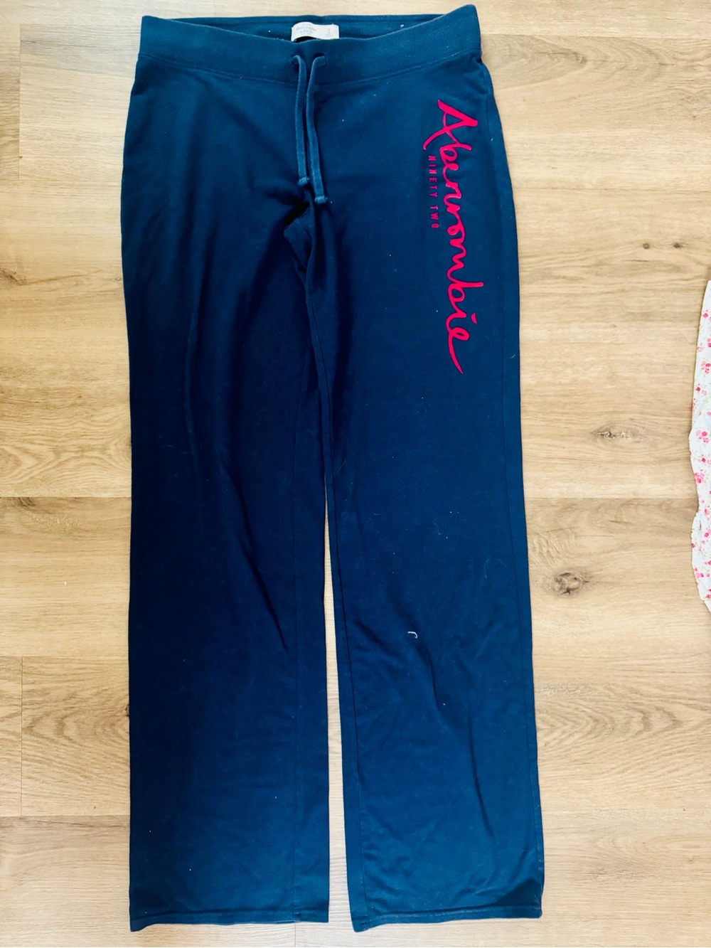 Vintage Y2K Abercrombie & Fitch Navy Sweatpants with Red Logo